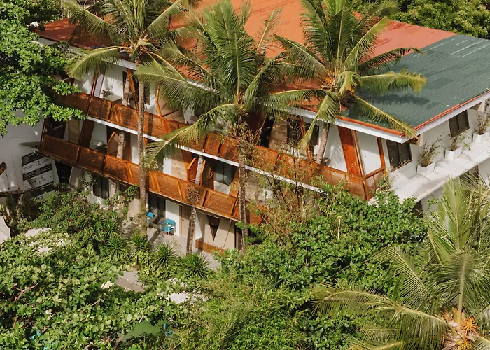 Asmara Urban & Lifestyle Village Powered By Aston Hotell Cebu
